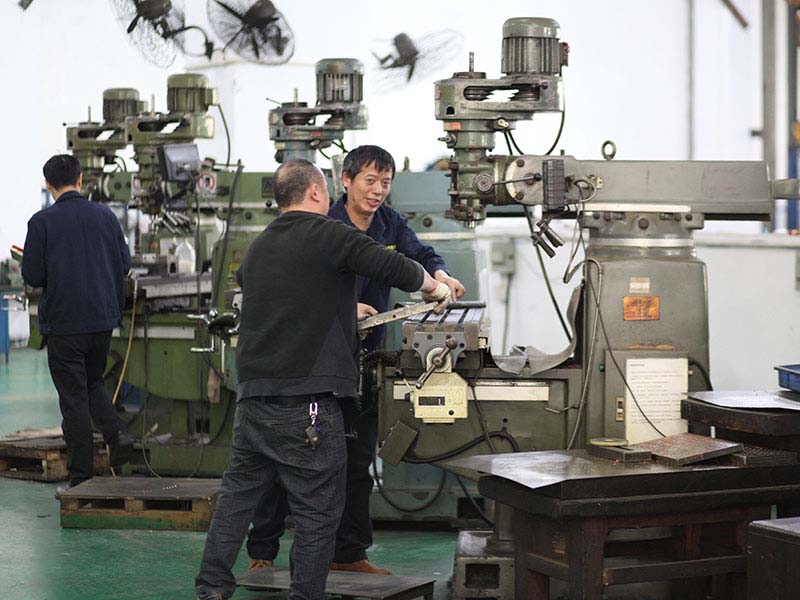 為什么注塑模具成型會出現頂白？
